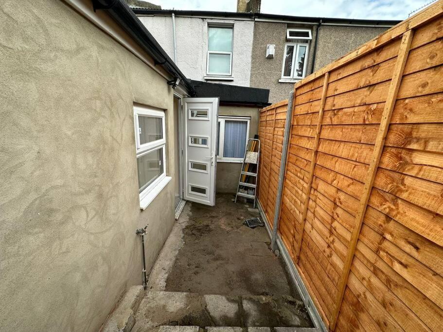 Big 3 Bedroom London House With 2 Bathroom Plumstead  Ngoại thất bức ảnh